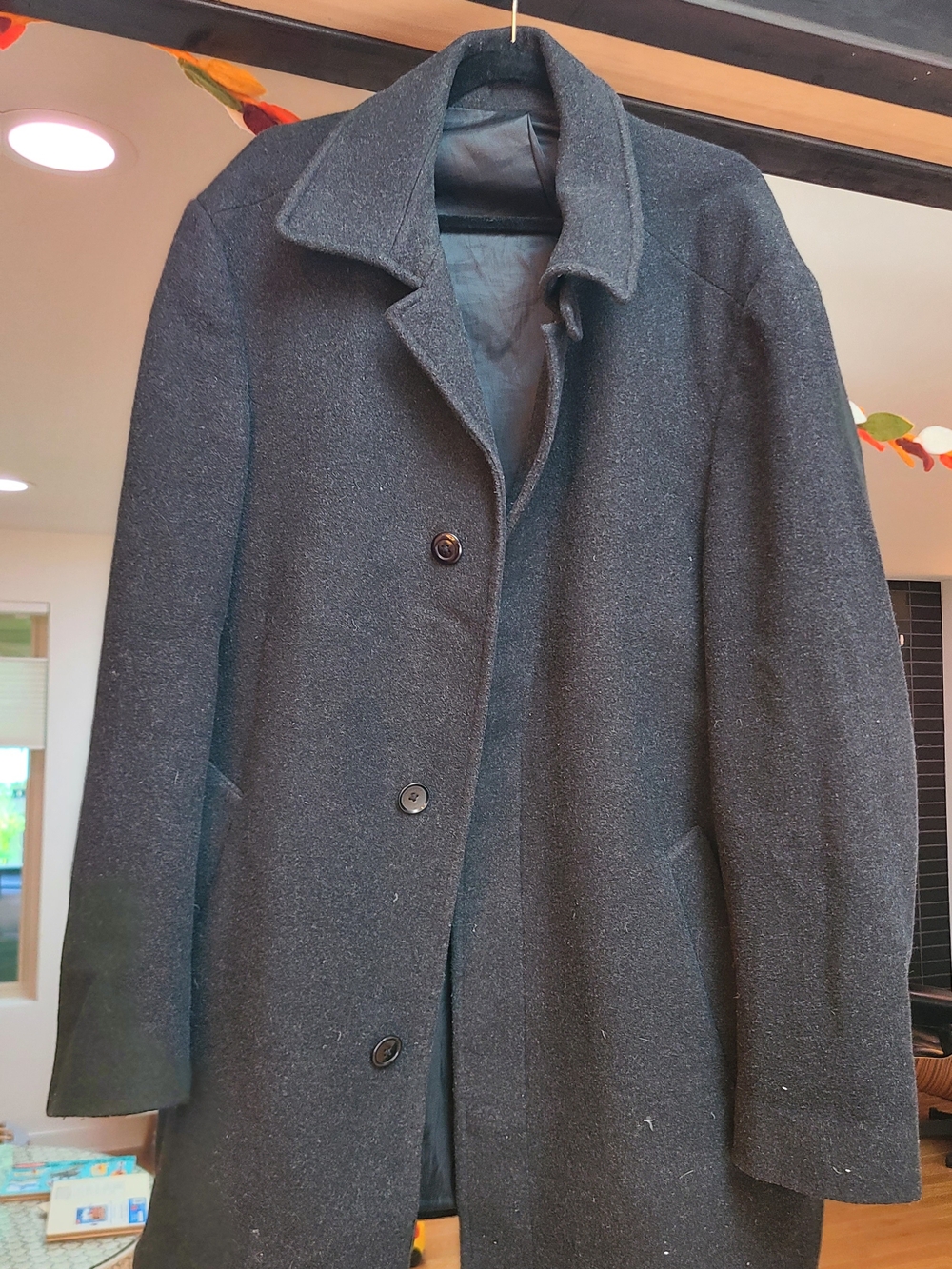 Men's Classic Black Wool Overcoat - Timeless Single-Breasted Design XL